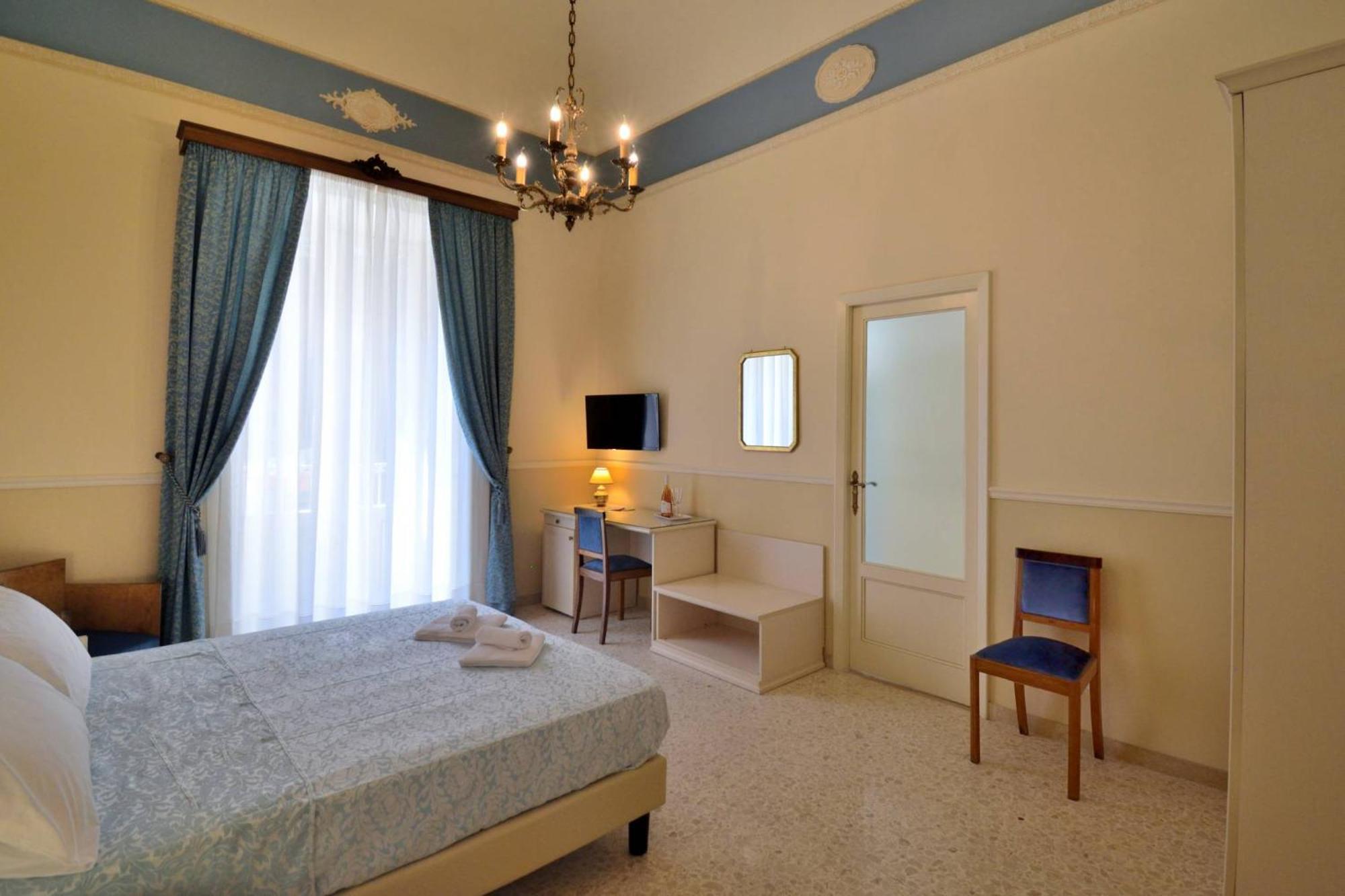 Bellini Inn Deluxe Catania-Fontanarossai nemzetközi repülőtér Szoba fotó